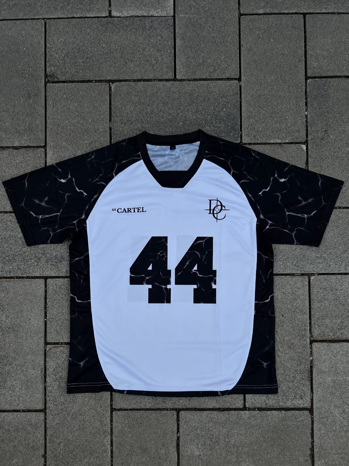 Jersey blanco y negro