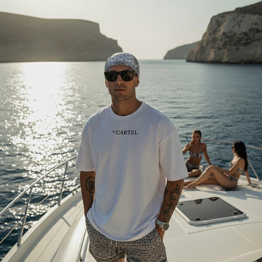 Camiseta blanca con firma